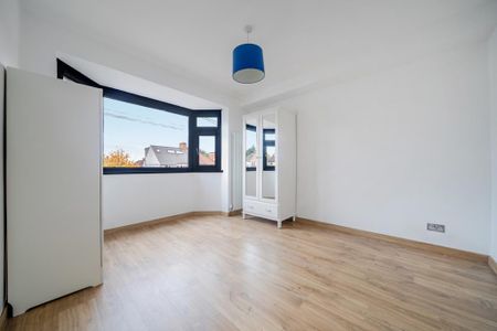 4 bedroom semi-detached house to rent - Photo 5