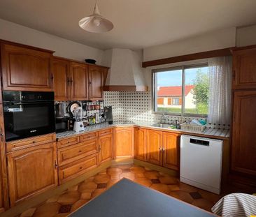 Location Maison 6 pièces 130m² PERIGNAT LES SARLIEVE 63170 - Photo 5