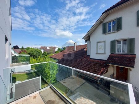 MIT BALKON UND MODERNER AUSSTATTUNG - Foto 3