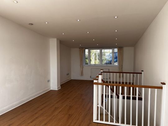 3 bedroom apartment to rent - Photo 1