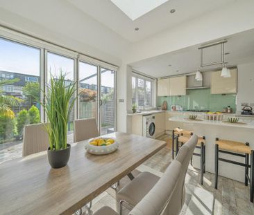 5 bedroom end of terrace house to rent - Photo 1