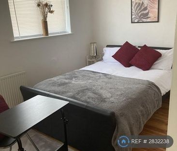 3 bedroom terraced house to rent - Photo 4