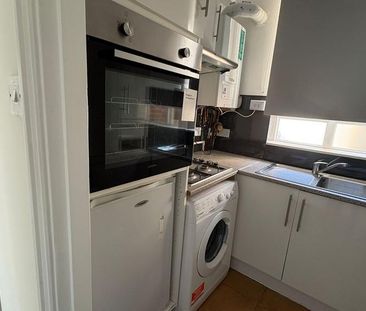 2 bedroom flat to rent - Photo 6