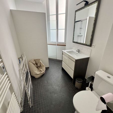 A louer T2 meublé rénové-Proche place St Bernard - Photo 4