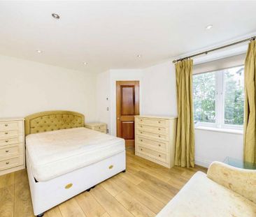 3 bedroom flat to rent - Photo 3