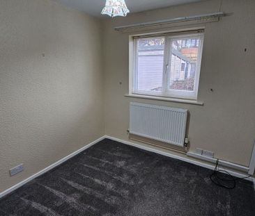 Botany Close, Heywood - Photo 2