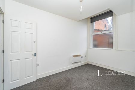 2 bedroom apartment to rent Bridge Road, Southampton, SO19 - Photo 4