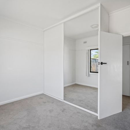 Stylish & Spacious Living in a Prime Bayside Location! - Photo 5