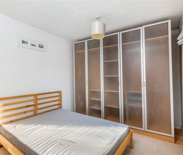 Bedford Hill, London, SW12 - Photo 2