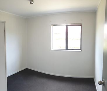 MANGERE EAST - Short Distance to Middlemore Hospital - Photo 6