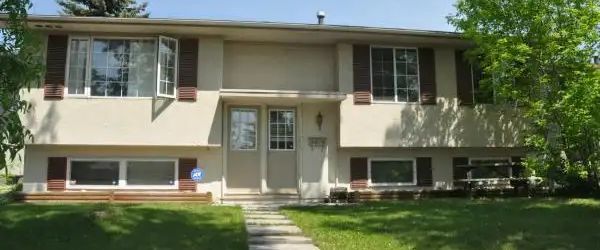 Spacious 1200 sq ft Upper Level Home | 4816 Memorial Drive NE, Calgary - Photo 1