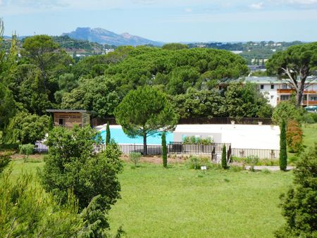 Location Appartement 3 pièces 70m² FREJUS 83600 - Photo 4