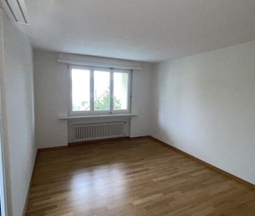 Jewelry piece is looking for a resident - Photo 1