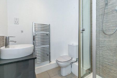 4 bedroom terraced house to rent - Photo 5