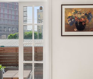2 Bed Flat, Chalk Farm Road, NW1 - Photo 5
