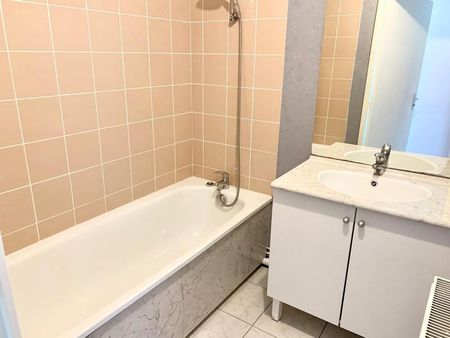 Location Appartement 2 pièces 48m² CHAUMONT 52000 - Photo 4