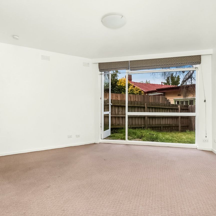 Thinking of selling? Contact our agent - Photo 1