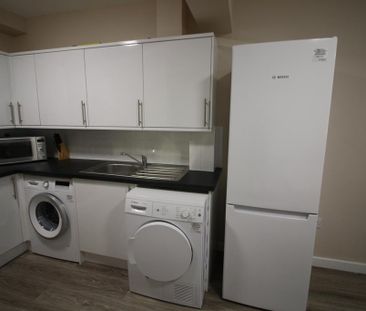 2 bedroom flat to rent - Photo 6