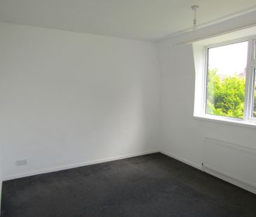 3 bed House - To Let - Photo 6