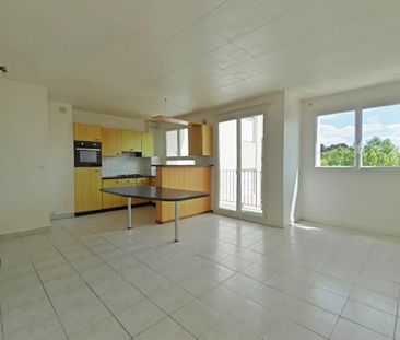 Location Appartement 3 pièces 69m² LOUDUN 86200 - Photo 3
