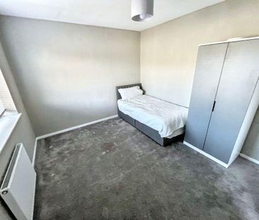 Romsey Road, Roseworth, Stockton-on-Tees, Durham, TS19 9DH - Photo 4