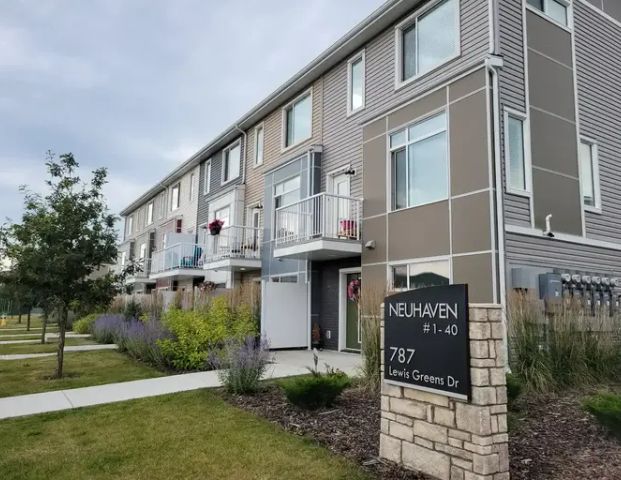 Neuhaven - 2 | 787 Lewis Greens Dr NW, Edmonton - Photo 1