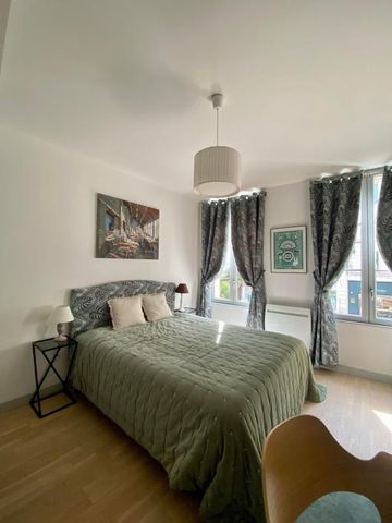 Location Appartement 3 pièces 121m² NIORT 79000 - Photo 4