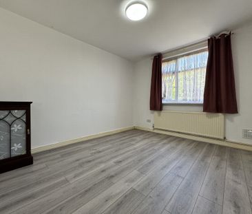 3 Bedroom Bungalow - Photo 2