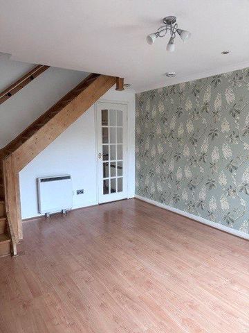 2 bedroom semi-detached house to rent - Photo 3