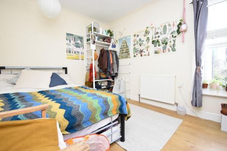 4 bedroom terraced house to rent - Photo 3