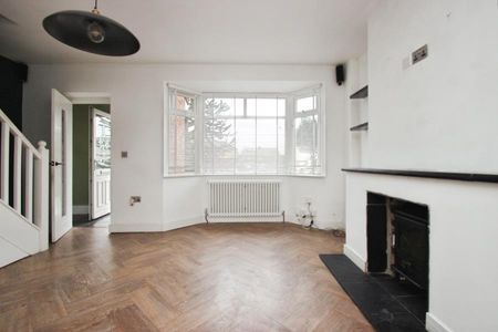 4 bedroom semi-detached house to rent - Photo 2