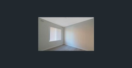 Walk To Station - Photo 3