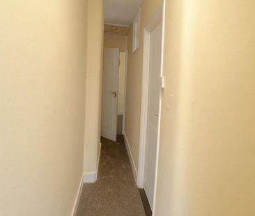 4 bedroom semi-detached house to rent - Photo 5