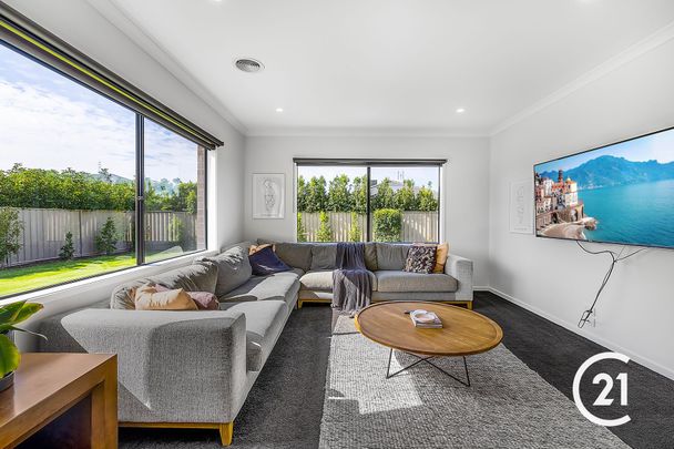 Expansive Family Living - Photo 1