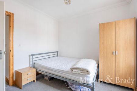 4 bedroom terraced house to rent - Photo 4