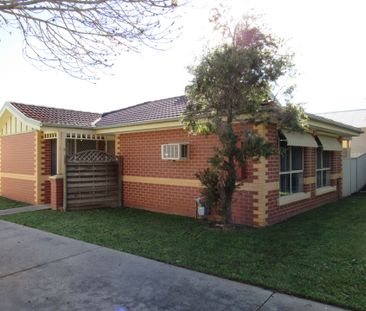 Unit 1/13 Billy Hughes Court - Photo 4