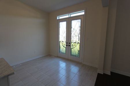 For Lease - 2105 Coppermine Street, Oshawa, Ontario - Photo 4