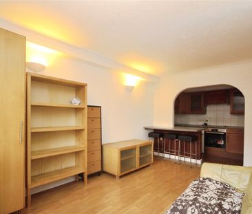 Graham Avenue, Mitcham, CR4 2HJ - Photo 4