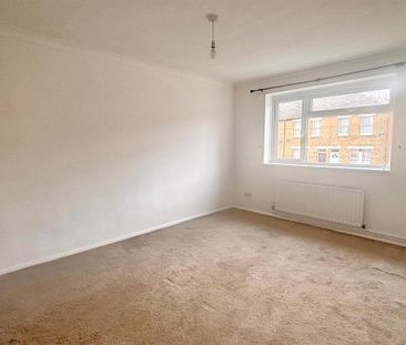2 bedroom maisonette to rent - Photo 3