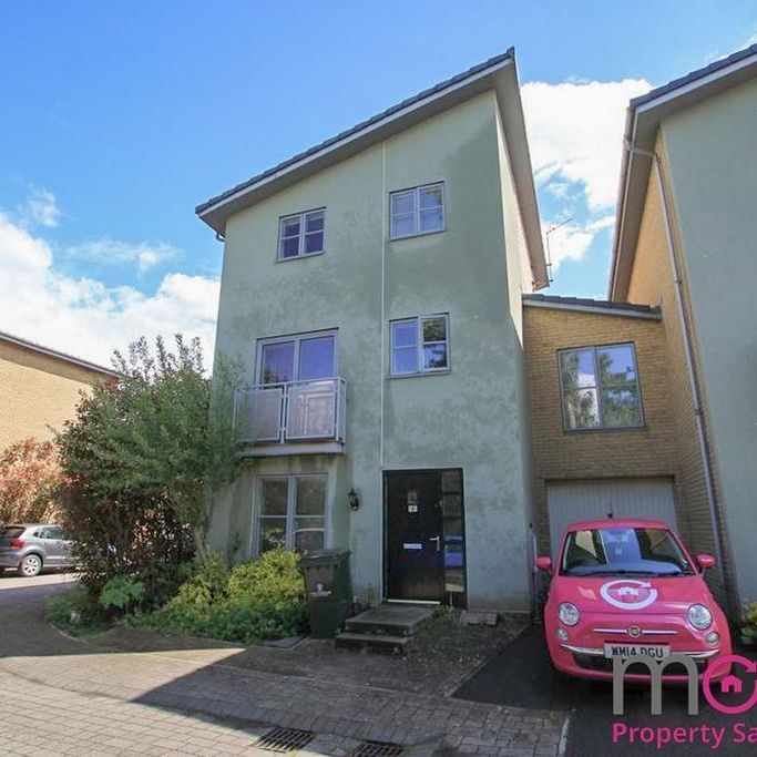 1 bedroom in a house share to rent - Photo 1