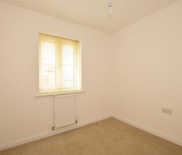 2 bedroom semi-detached house to rent - Photo 3