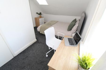 4 bedroom detached house to rent - Photo 5