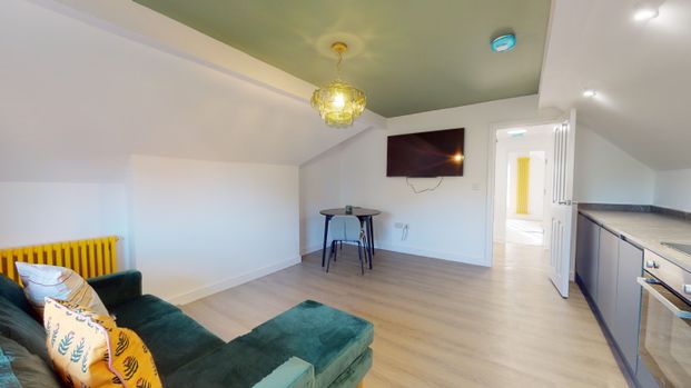 65 Forest Road Flat 5 - Photo 1