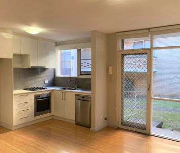 Short term rental for 3 months only. - Photo 2