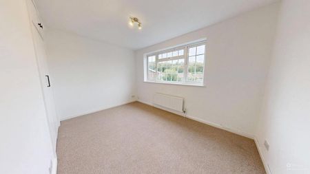 4 bedroom semi-detached house to rent - Photo 5