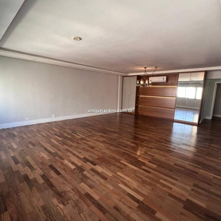 Itaim Bibi: 3 Dorm | 1 Suíte | 2 Vagas | 190 m² úteis - Photo 1
