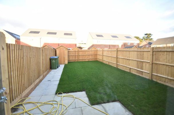 3 bedroom semi-detached house to rent - Photo 1