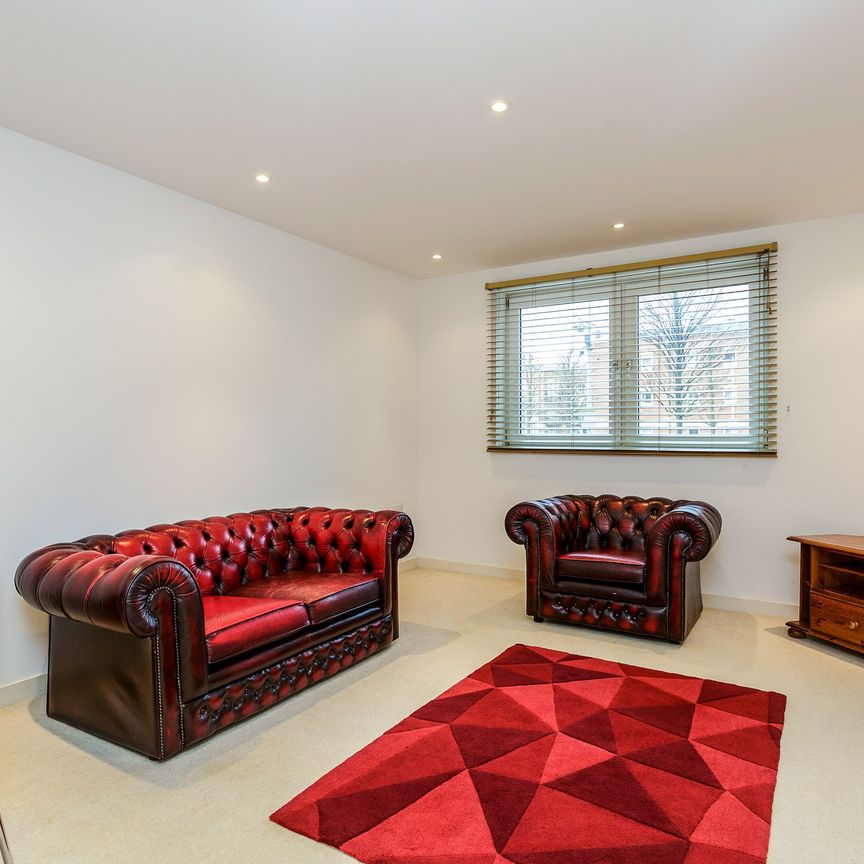 2 bedroom apartment to rent The Blue Building, Gunwharf Quays, Portsmouth, PO1 - Photo 1