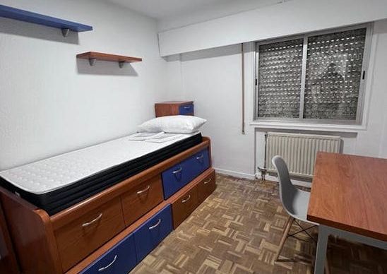 Calle de Ramón Gómez de la Serna, Madrid, Community of Madrid 28035