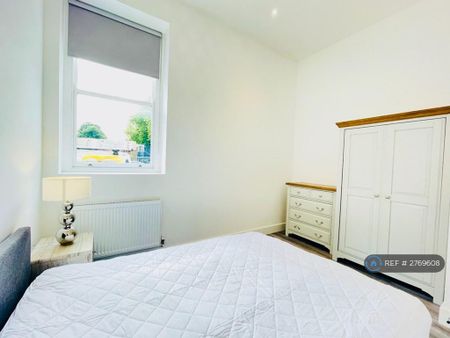 1 bedroom flat to rent - Photo 5